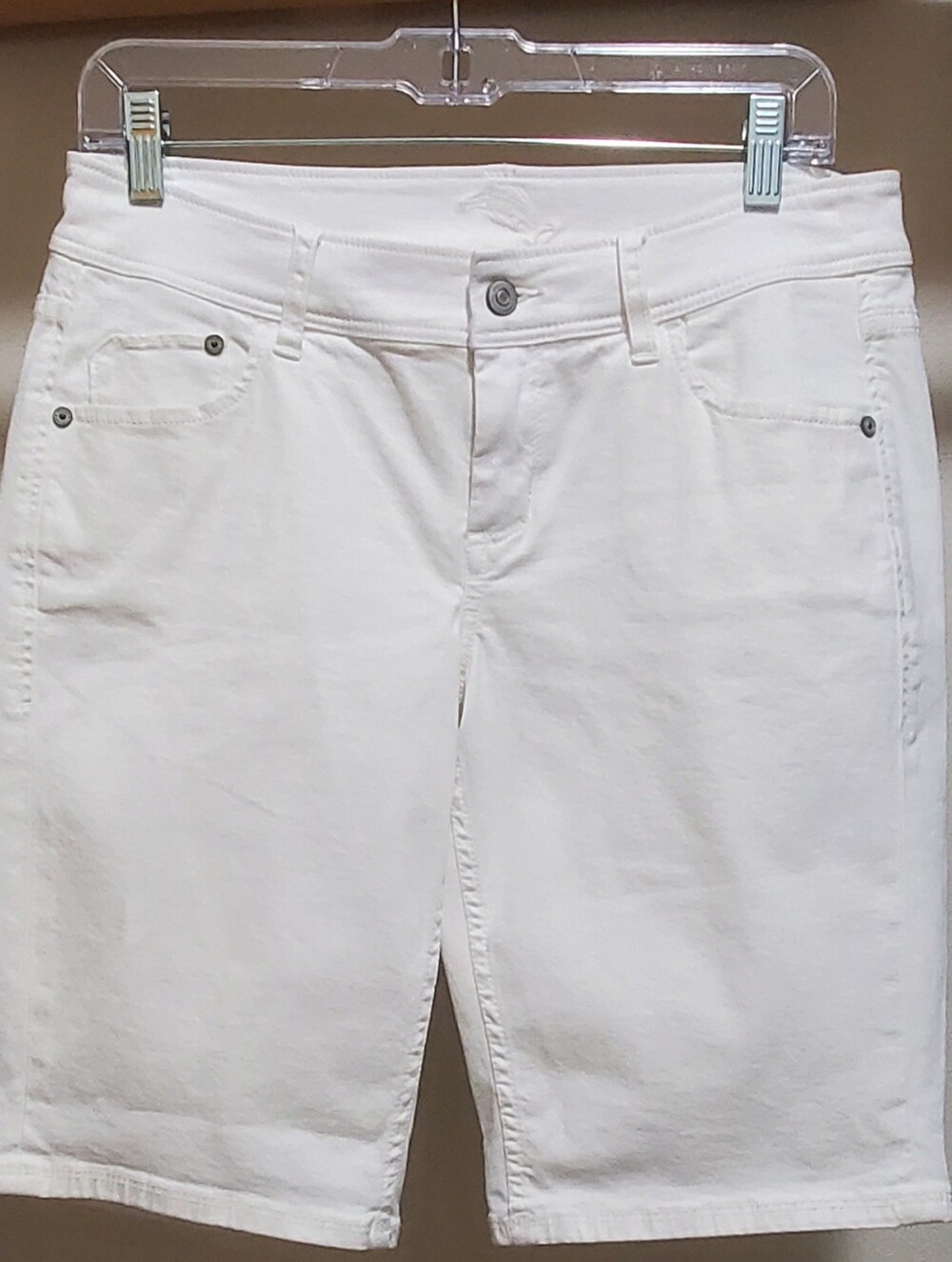 Tommy Bahama White Women's Bermuda Shorts Size 6 Cotton Blend Stretchy